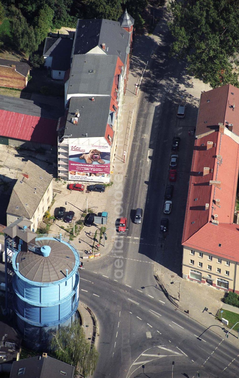 Bernau bei Berlin from above - Blick auf Wohnhäuser in der Berliner Straße in Bernau bei Berlin in Brandenburg.