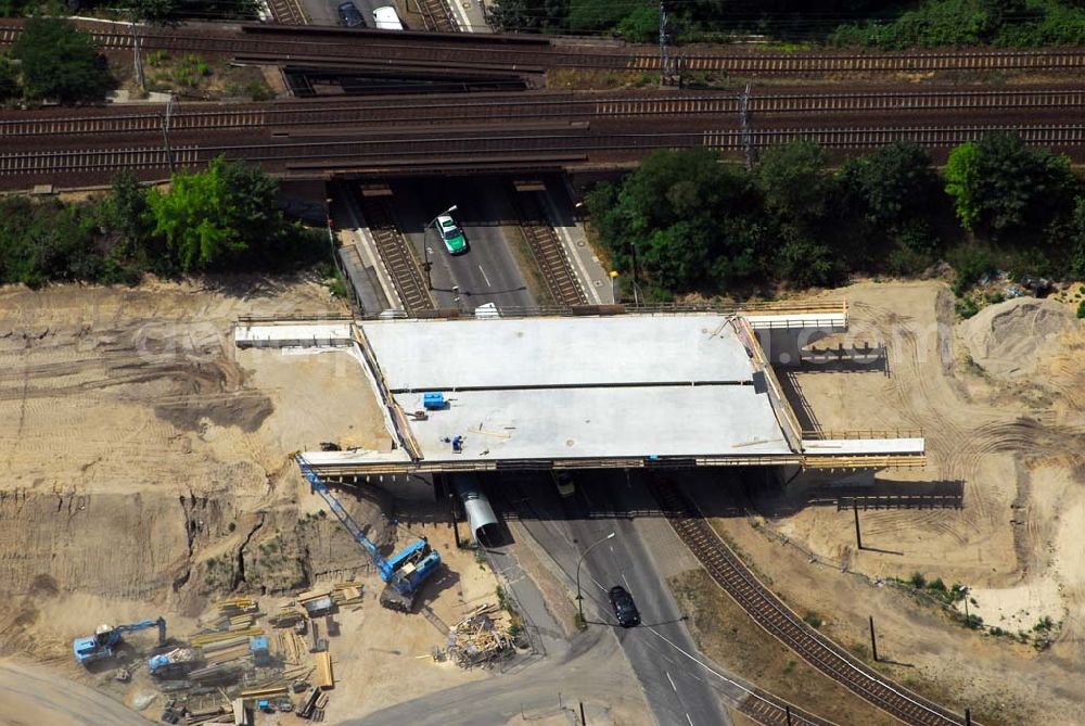 Aerial photograph Berlin - Blick auf eine Brückenbaustelle der Schälerbau Berlin GmbH in der Dörpfeldstraße in Berlin-Niederschöneweide