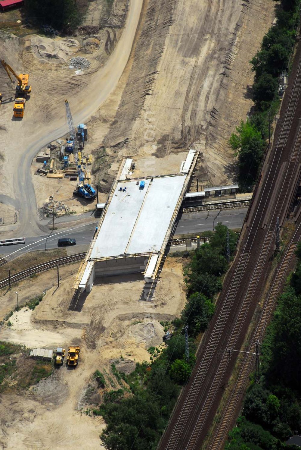 Berlin from above - Blick auf eine Brückenbaustelle der Schälerbau Berlin GmbH in der Dörpfeldstraße in Berlin-Niederschöneweide