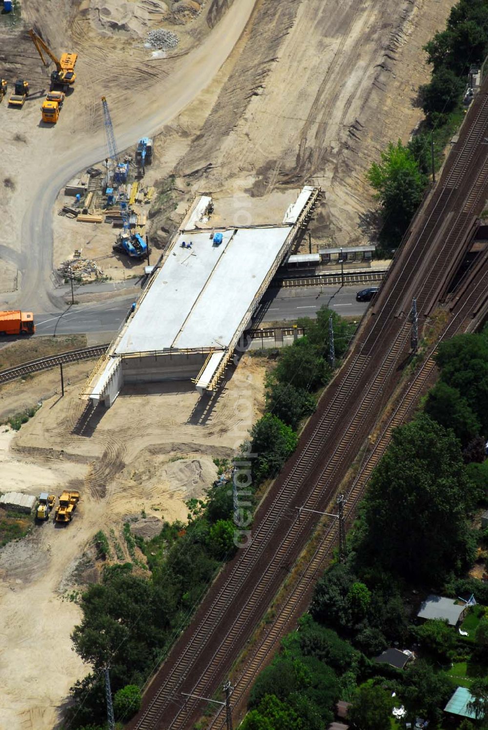 Berlin from the bird's eye view: Blick auf eine Brückenbaustelle der Schälerbau Berlin GmbH in der Dörpfeldstraße in Berlin-Niederschöneweide