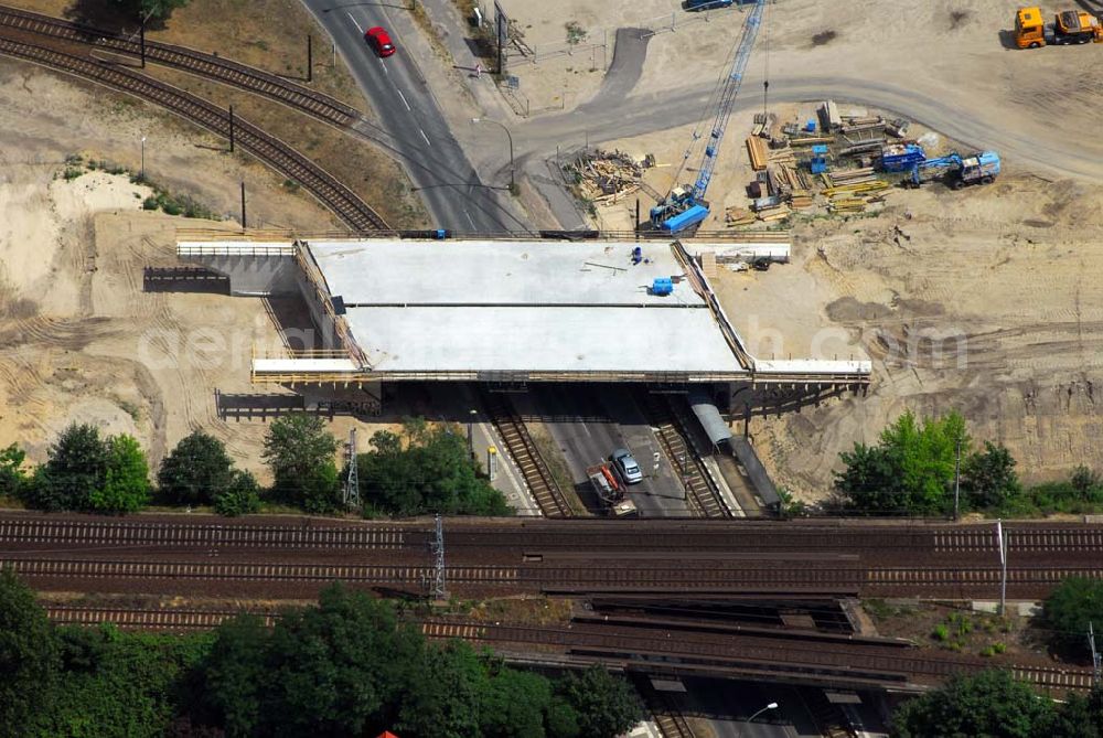 Berlin from the bird's eye view: Blick auf eine Brückenbaustelle der Schälerbau Berlin GmbH in der Dörpfeldstraße in Berlin-Niederschöneweide