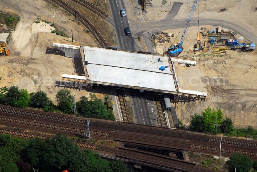 Aerial photograph Berlin - Blick auf eine Brückenbaustelle der Schälerbau Berlin GmbH in der Dörpfeldstraße in Berlin-Niederschöneweide