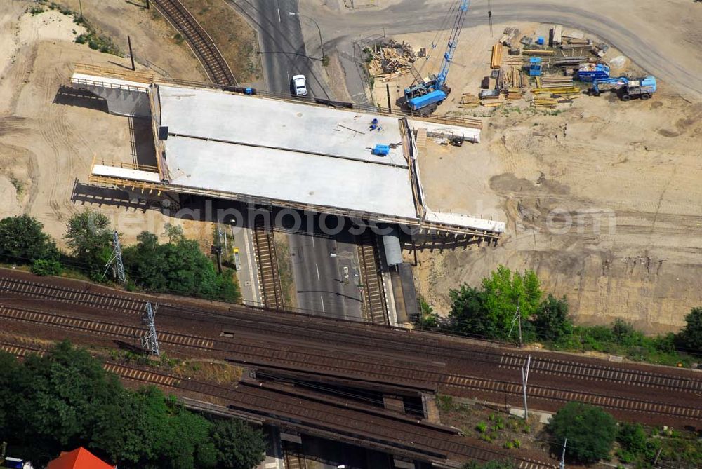 Berlin from above - Blick auf eine Brückenbaustelle der Schälerbau Berlin GmbH in der Dörpfeldstraße in Berlin-Niederschöneweide