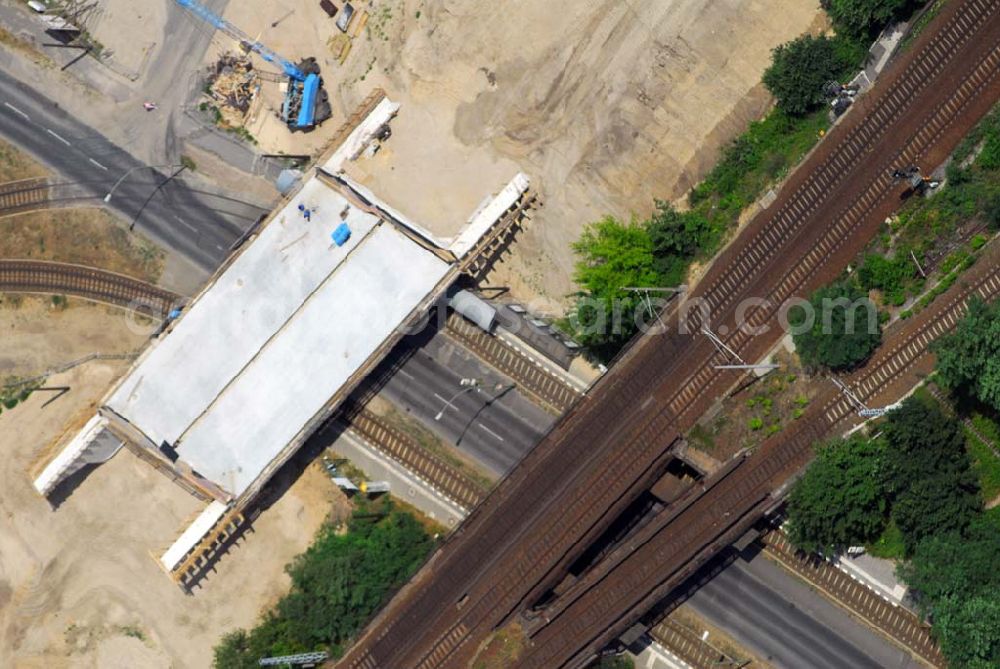 Aerial image Berlin - Blick auf eine Brückenbaustelle der Schälerbau Berlin GmbH in der Dörpfeldstraße in Berlin-Niederschöneweide