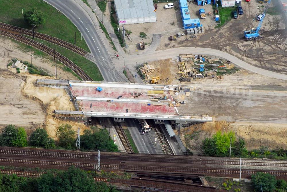 Berlin from above - Blick auf eine Brückenbaustelle der Schälerbau Berlin GmbH in der Dörpfeldstraße in Berlin-Niederschöneweide.