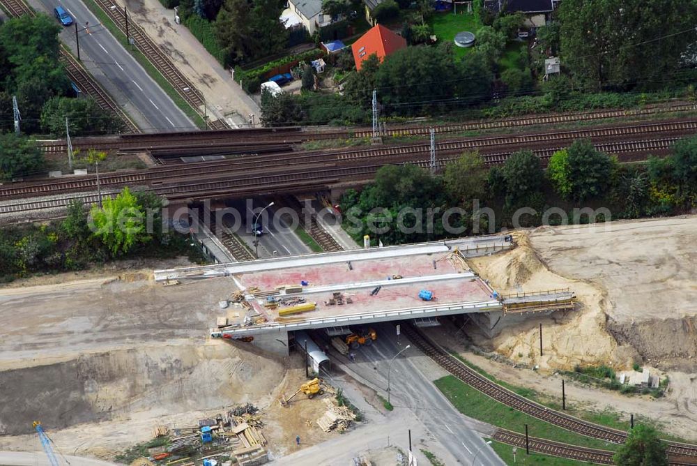 Berlin from the bird's eye view: Blick auf eine Brückenbaustelle der Schälerbau Berlin GmbH in der Dörpfeldstraße in Berlin-Niederschöneweide.