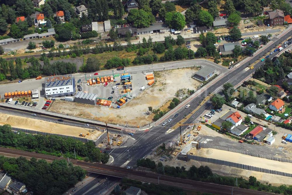 Aerial photograph Berlin - Blick auf eine Brückenbaustelle der Sächsische Bau GmbH an der Oberspreestraße in Berlin-Niederschöneweide. Sächsische Bau GmbH, herr rainer Möbius, Am Waldschlößchen 1, 01099 DD, Tel.: 0351-8768112, mail: rmoebius@wiebe.de