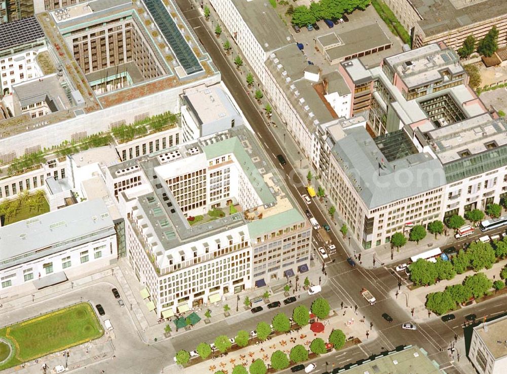 Berlin from above - Blick auf das Büro- und Geschäftshaus Unter den Linden 78 der STOFFEL HOLDING GmbH vor der Französischen Botschaft am Pariser Platz mit dem Brandenburger Tor in unmittelbarer Nähe zum Spreebogen - Regierungsviertel.