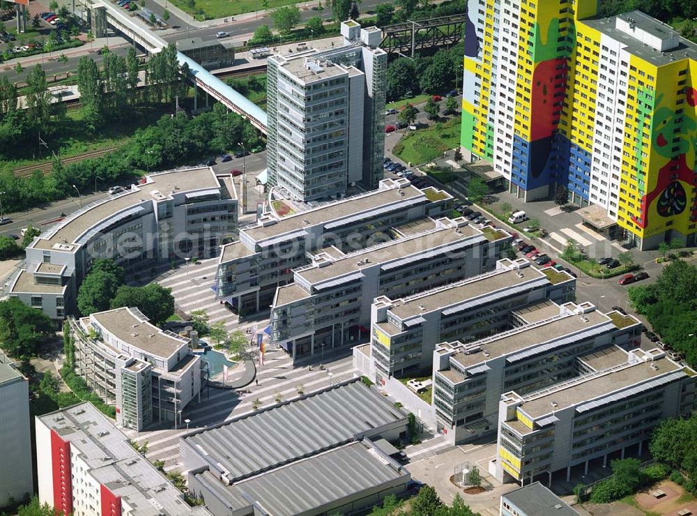 Aerial photograph Berlin - Blick auf das Büro- und Geschäftshausareal Storkower Bogen der Jost Hurler Beteiligungs- und Verwaltungsgesellschaft GmbH an der Storkower Strasse 207 in 10369 Berlin.