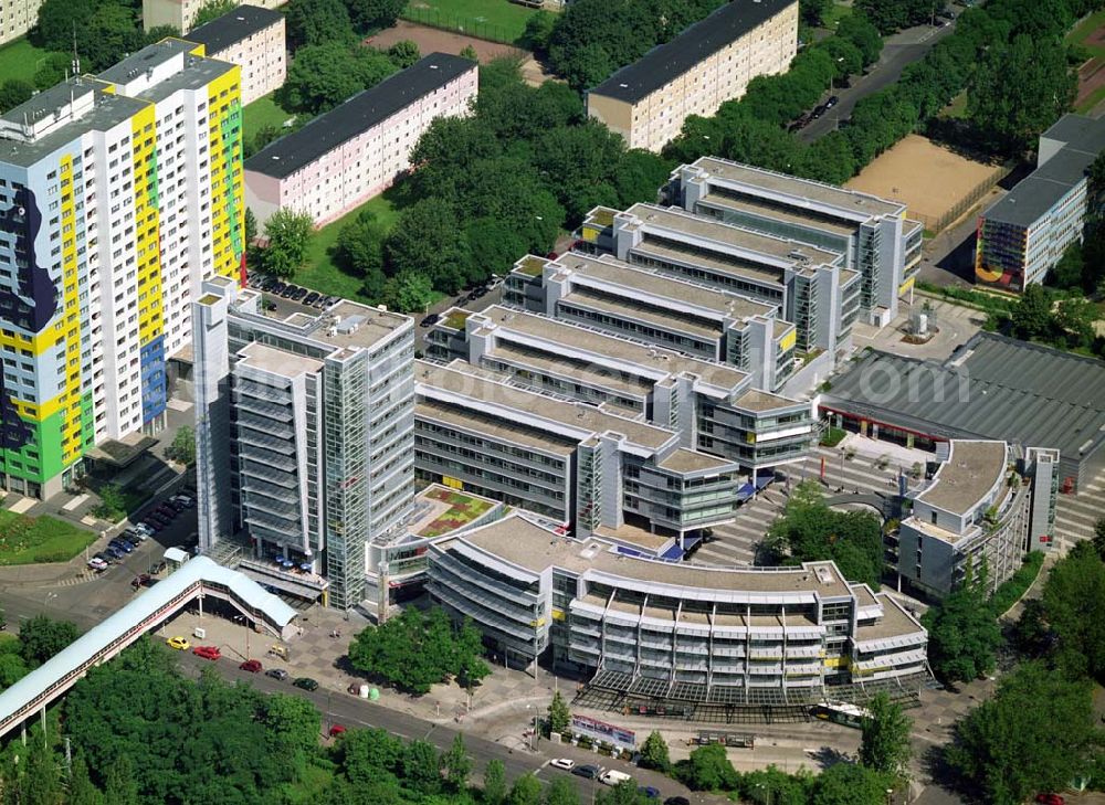 Berlin from above - Blick auf das Büro- und Geschäftshausareal Storkower Bogen der Jost Hurler Beteiligungs- und Verwaltungsgesellschaft GmbH an der Storkower Strasse 207 in 10369 Berlin.