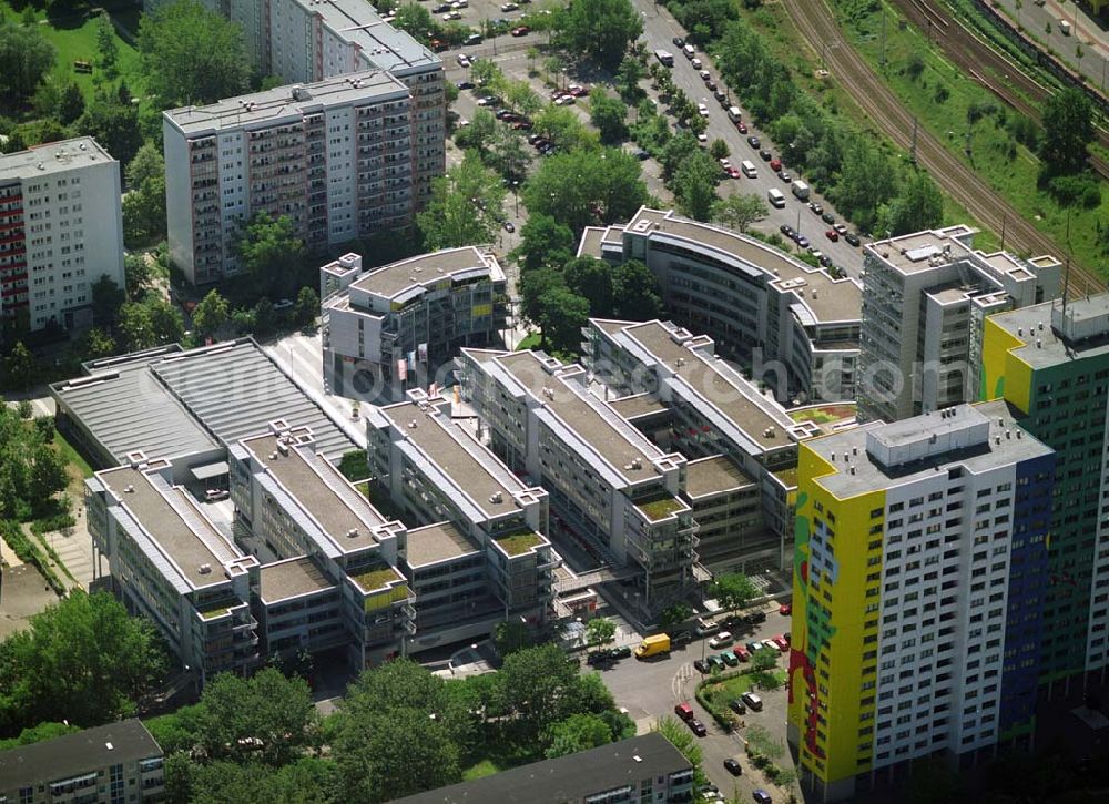 Aerial photograph Berlin - Blick auf das Büro- und Geschäftshausareal Storkower Bogen der Jost Hurler Beteiligungs- und Verwaltungsgesellschaft GmbH an der Storkower Strasse 207 in 10369 Berlin.