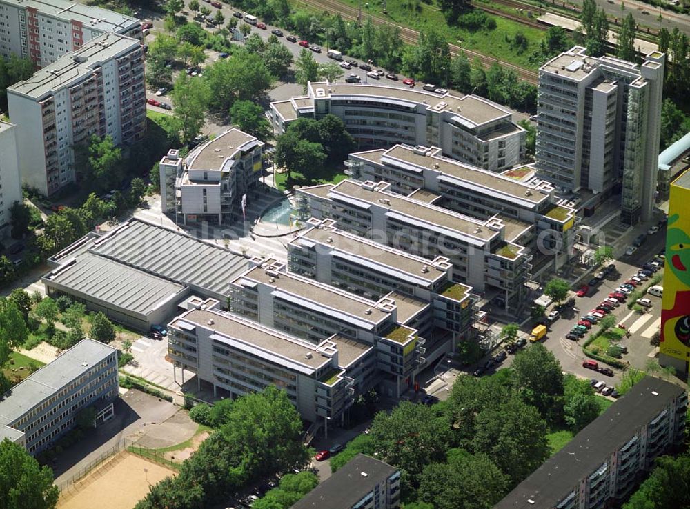 Aerial photograph Berlin - Blick auf das Büro- und Geschäftshausareal Storkower Bogen der Jost Hurler Beteiligungs- und Verwaltungsgesellschaft GmbH an der Storkower Strasse 207 in 10369 Berlin.