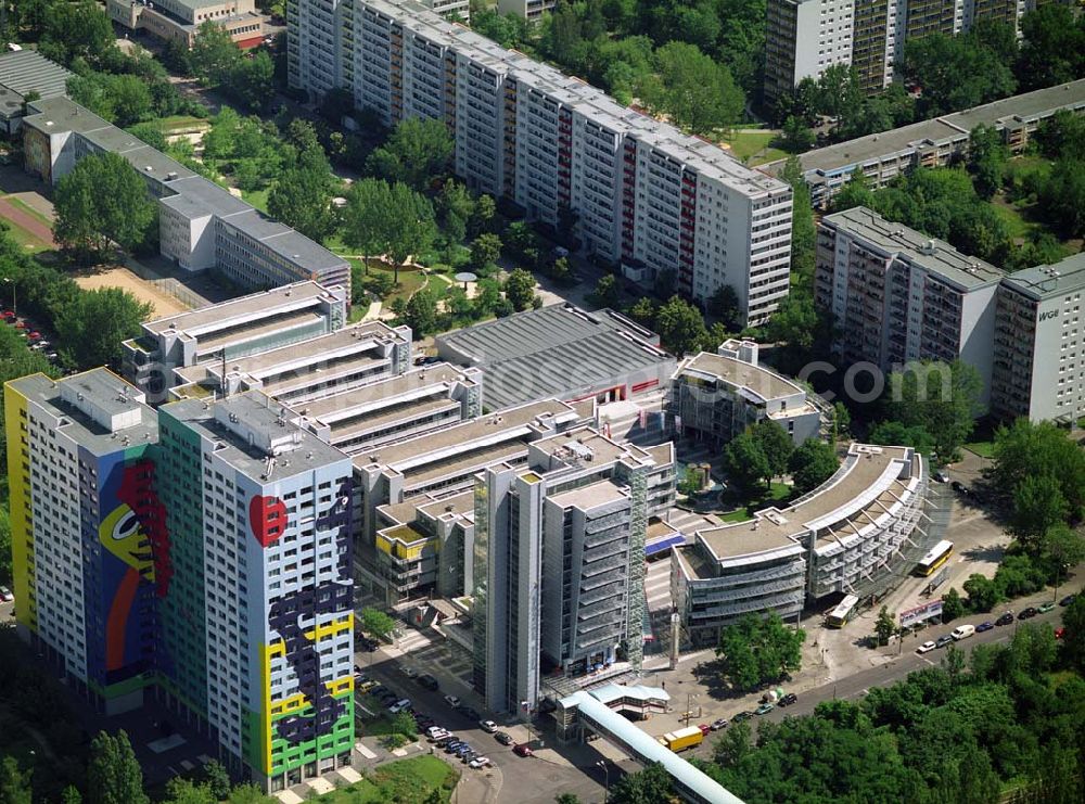 Berlin from above - Blick auf das Büro- und Geschäftshausareal Storkower Bogen der Jost Hurler Beteiligungs- und Verwaltungsgesellschaft GmbH an der Storkower Strasse 207 in 10369 Berlin.