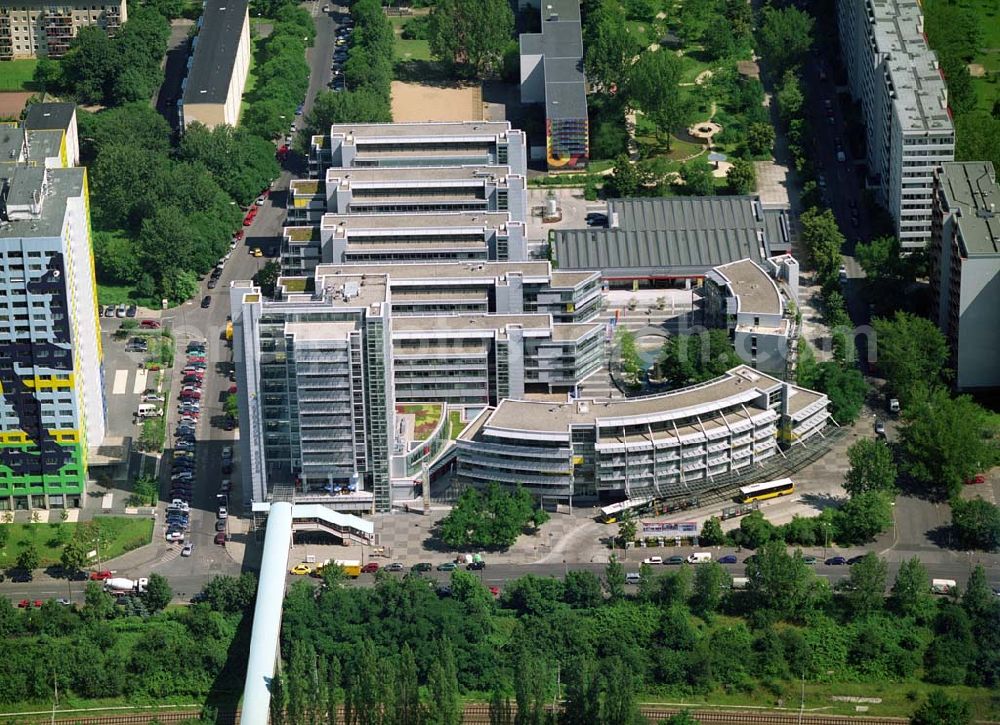 Aerial image Berlin - Blick auf das Büro- und Geschäftshausareal Storkower Bogen der Jost Hurler Beteiligungs- und Verwaltungsgesellschaft GmbH an der Storkower Strasse 207 in 10369 Berlin.