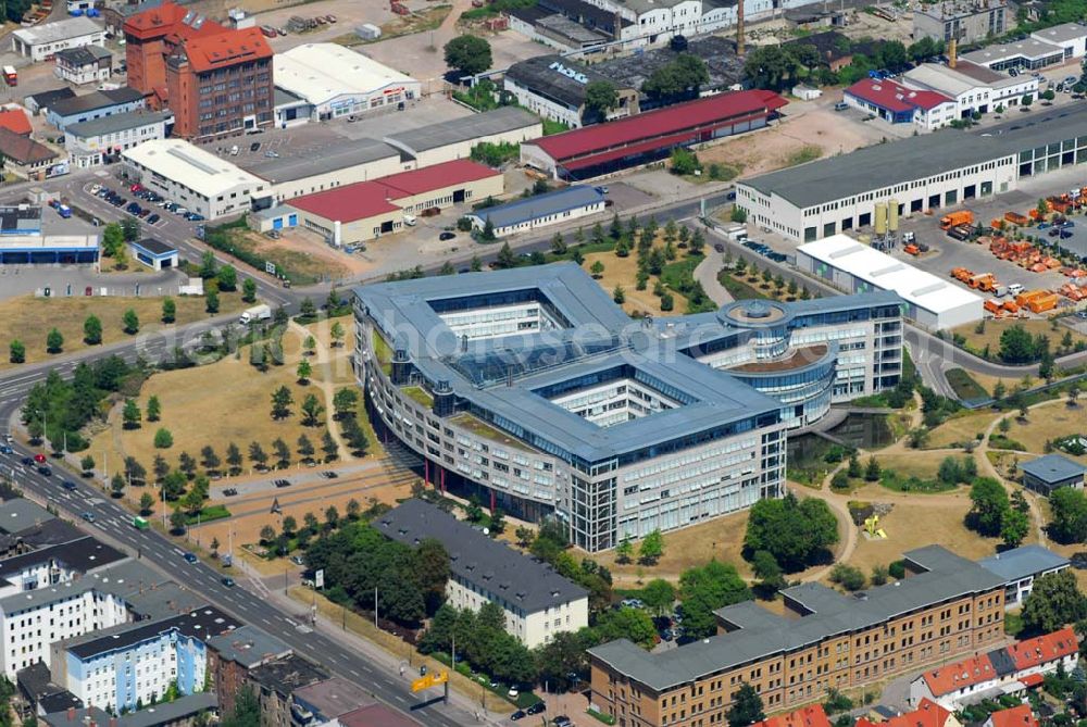 Aerial photograph Halle/Saale - Blick auf das Bürogebäude der Deutschen Rentenversicherung Mitteldeutschland in Halle (Deutsche Rentenversicherung, Paracelsusstraße 21, 06114 Halle, Tel.: Terminvereinbarung: 0345/213-0, Fax: 0345/213-1678, E-Mail: halle@drv-md.de)