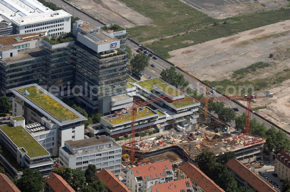 Aerial photograph Stuttgart - Blick auf Bürogebäude in Stuttgart-Nord. Im Hochhaus haben die Mittelständische Kreditbank und die Geno Stuttgart des Deutschen Raiffeisenverbandes Niederlassungen. Gegenüber werden weitere Bürogebäude gebaut. Anfang 2009 zieht dort u.a. die Reader’s Digest Deutschland ein. Kontakt: Reader’s Digest Deutschland: Verlag Das Beste GmbH, Öffentlichkeitsarbeit, Uwe Horn, Augustenstr. 1, 70178 Stuttgart, Tel. +49 (0)711 6602 521, Fax +49 (0)711 6602 160, EMail presse@readersdigest.de