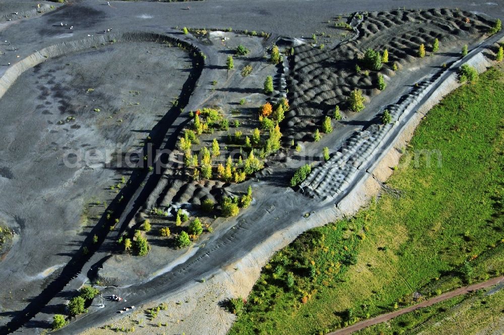 Saarbrücken OT Dudweiler from the bird's eye view: View of the tailings pile in Dudweiler in Saarbrücken in Saarland