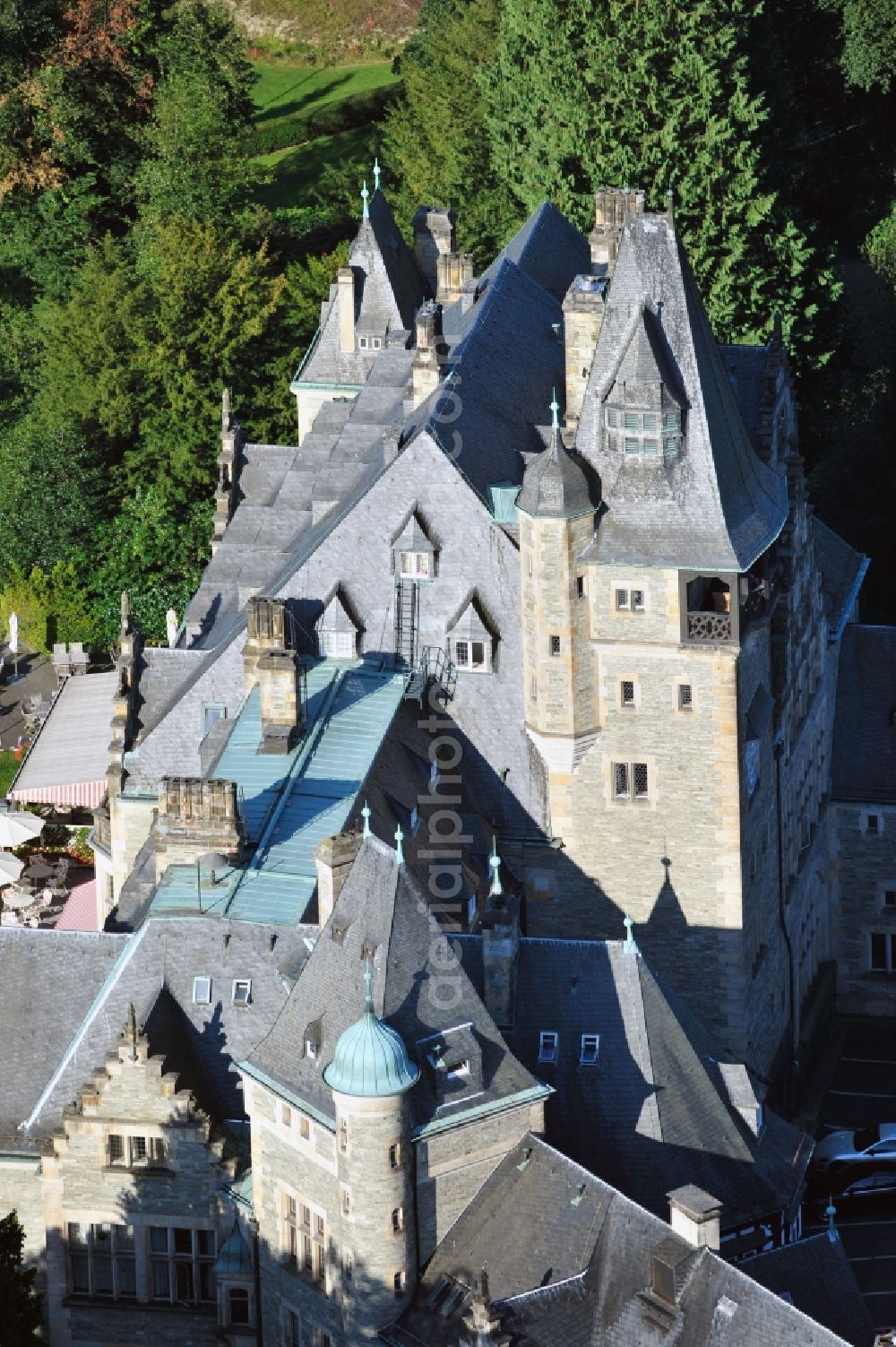 Kronberg im Taunus from above - View of the Castle Kronberg in Kronberg im Taunus in Hesse. The high medieval castle rock was born 1220-1230 and belongs to the town of Kronberg since 1992. Among the Foundation's Castle Kronberg, the building was fundamentally renovated until 2004 and now serves as a museum and for various events