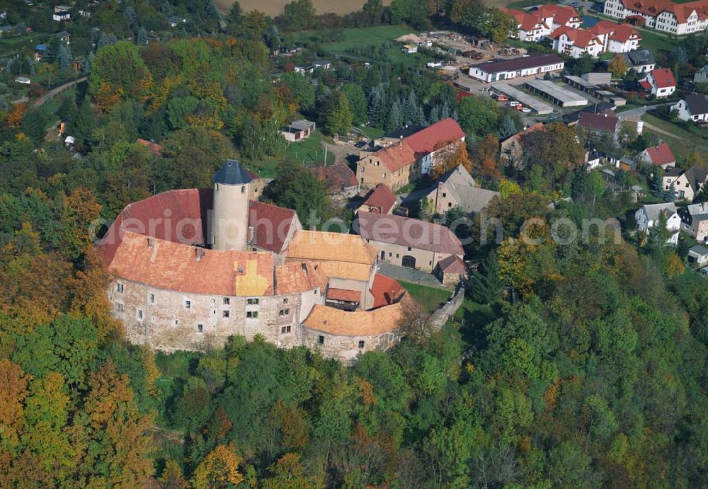 Aerial photograph Lichtentanne - Blick auf die Burg Schönfels in der Gemeinde Lichtentanne in Sachsen, Kontakt: Hauptstr. 69, 08115 Lichtentanne, Telefon:+49(0) 375/ 5697 - 0, pressestelle@gemeinde-lichtentanne.de,