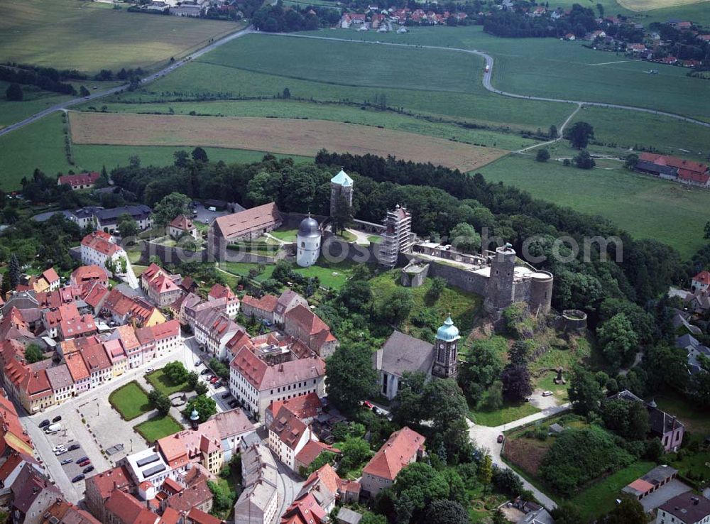 Aerial image Stolpen - Blick auf die Burg Stolpen in Stolpen, die 1222 zum esten Mal urkundlich erwähnt wurde. Kontakt: Schlossstraße 10, 01833 Stolpen, Tel. (03 59 73) 2 34 10, Fax. (03 59 73) 2 34 19,