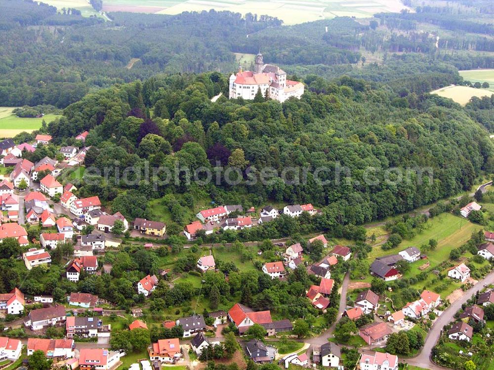 Aerial image Bopfingen-Baldern / Banden-Württemberg - Blick auf die Burganlage Baldern. Das Barockschloss verwahrt eine Waffensammlung. Erstmals 1150 erwähnt, befindet sich die Burg seit 1280 im Besitz der Grafen zu Oettingen. Im 18. Jh. Umbau zum prachtvollen Barockschloss und Übergang an das Fürstliche Haus Oettingen-Wallerstein. Anschrift: Schloss Baldern, 73441 Bopfingen/Baldern Tel.: 0 73 62/96 88-0, Fax: 0 73 62/96 88 60