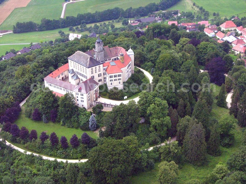 Bopfingen-Baldern / Banden-Württemberg from above - Blick auf die Burganlage Baldern. Das Barockschloss verwahrt eine Waffensammlung. Erstmals 1150 erwähnt, befindet sich die Burg seit 1280 im Besitz der Grafen zu Oettingen. Im 18. Jh. Umbau zum prachtvollen Barockschloss und Übergang an das Fürstliche Haus Oettingen-Wallerstein. Anschrift: Schloss Baldern, 73441 Bopfingen/Baldern Tel.: 0 73 62/96 88-0, Fax: 0 73 62/96 88 60