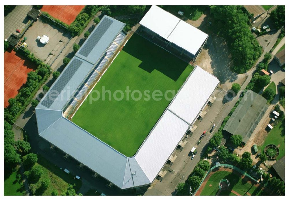 Aerial photograph Mannheim / Baden Württemberg - 11.07.2005 Mannheim (Baden-Württemberg) Blick auf das Carl-Benz-Stadion Mannheim. Kapazität: 27.000 Zuschauer, davon Sitzplätze: 15.000 Anschrift: SV Waldhof Mannheim Geschäftsstelle Alsenweg 68305 Mannheim Telefon: 06 21 / 7 64 15 11, Telefax: 06 21 / 7 64 15 20