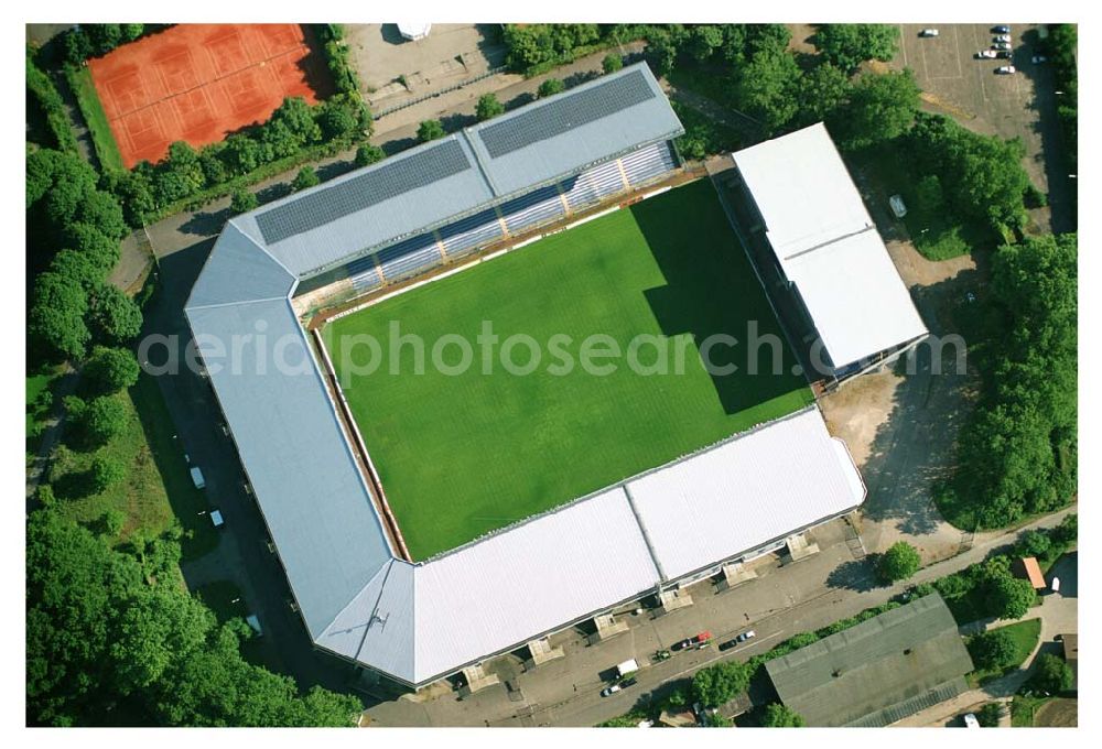 Mannheim / Baden Württemberg from the bird's eye view: 11.07.2005 Mannheim (Baden-Württemberg) Blick auf das Carl-Benz-Stadion Mannheim. Kapazität: 27.000 Zuschauer, davon Sitzplätze: 15.000 Anschrift: SV Waldhof Mannheim Geschäftsstelle Alsenweg 68305 Mannheim Telefon: 06 21 / 7 64 15 11, Telefax: 06 21 / 7 64 15 20