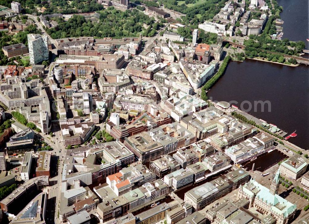 Hamburg from the bird's eye view: Blick auf den Citybereich an der Binnenalster in Hamburg.