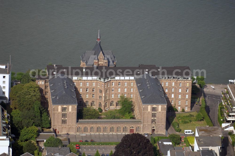 Aerial photograph Bonn - Blick auf das Collegium Albertinum, das Theologenkonvikt des Erzbistums Köln. Theologiestudenten der Universität Bonn können während ihrer Studienzeit am Albertinum wohnen. Im Jahr 1892 wurde das Haus im neugotischen Stil fertiggestellt. Es befindet sich direkt am Rhein auf dem Gebäude einer ehemaligen römischen Siedlung. Kontakt: Erzbischöfliches Theologenkonvikt Collegium Albertinum, Adenauerallee 19 53111 Bonn, Tel. +49(0)228 2674 183, Fax +49(0)228 2674 182, Email: sekretariat@albertinum.de