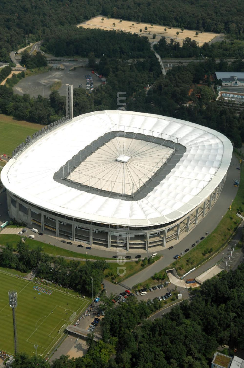 Frankfurt am Main from above - Blick auf die Commerzbank Arena (ehem. Waldstadion) in Frankfurt. Das Stadion ist die Heimspielstätte des Fußball-Bundesligisten Eintracht Frankfurt. View of the Commerzbank Arena (formerly Waldstadion) in Frankfurt. The stadium is the home ground of the Bundesliga football team Eintracht Frankfurt.