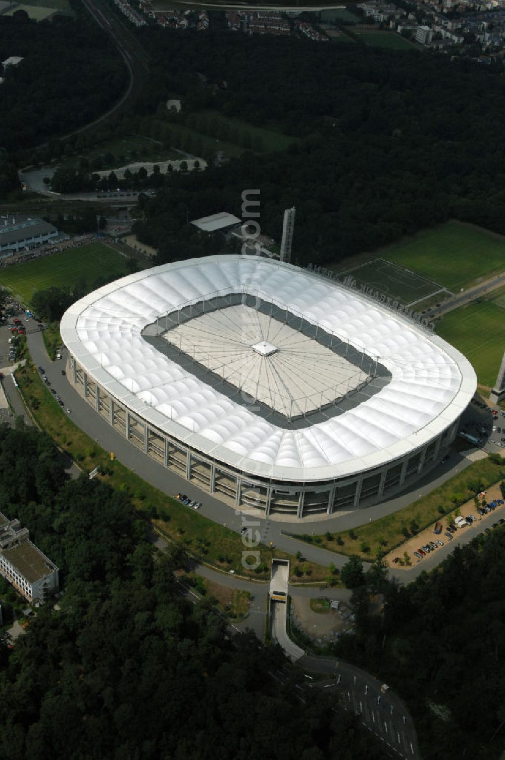 Frankfurt am Main from above - Blick auf die Commerzbank Arena (ehem. Waldstadion) in Frankfurt. Das Stadion ist die Heimspielstätte des Fußball-Bundesligisten Eintracht Frankfurt. View of the Commerzbank Arena (formerly Waldstadion) in Frankfurt. The stadium is the home ground of the Bundesliga football team Eintracht Frankfurt.