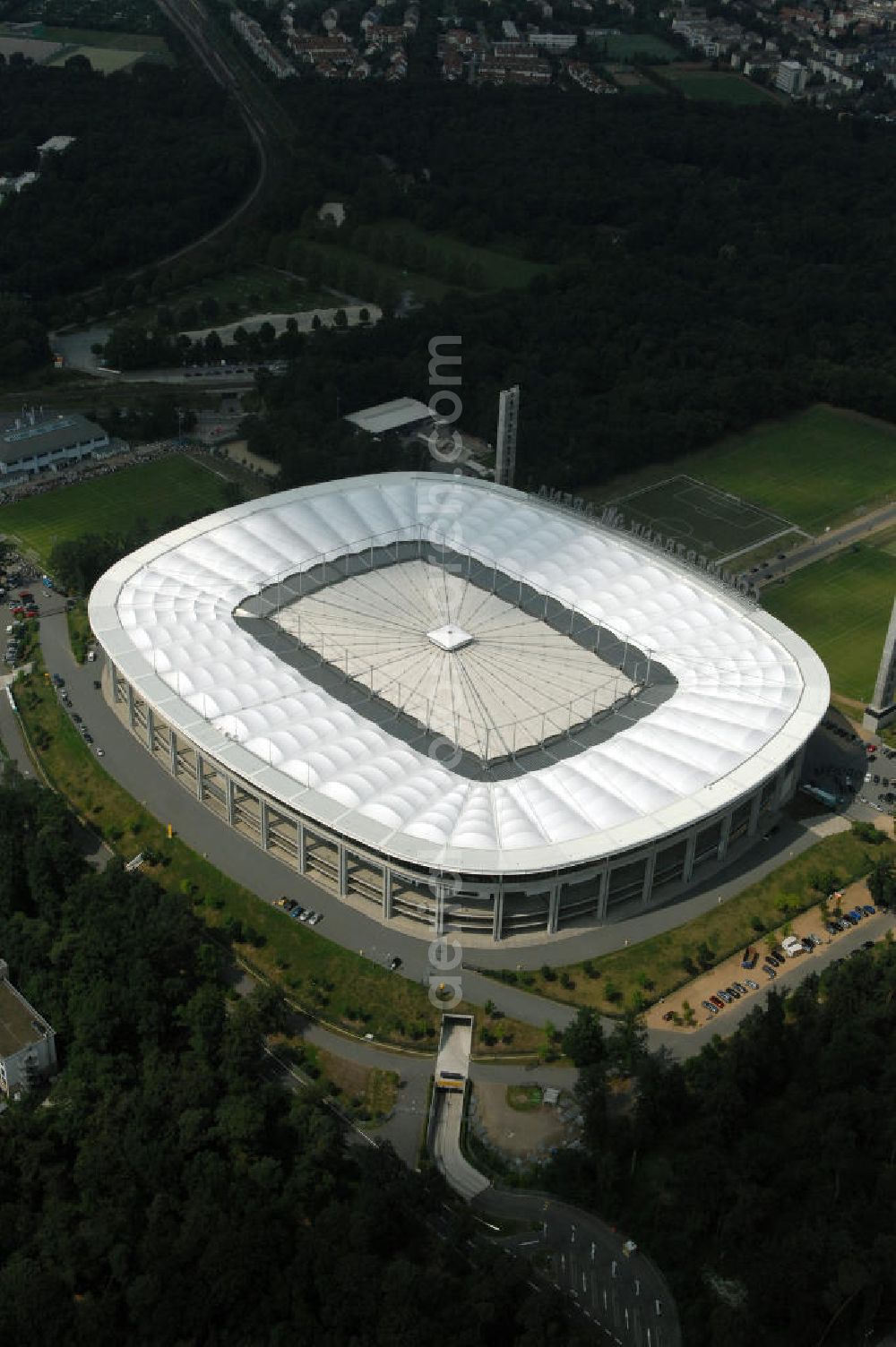 Frankfurt am Main from the bird's eye view: Blick auf die Commerzbank Arena (ehem. Waldstadion) in Frankfurt. Das Stadion ist die Heimspielstätte des Fußball-Bundesligisten Eintracht Frankfurt. View of the Commerzbank Arena (formerly Waldstadion) in Frankfurt. The stadium is the home ground of the Bundesliga football team Eintracht Frankfurt.