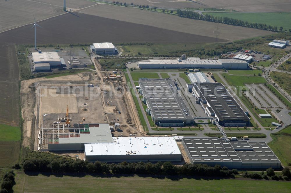 Nauen from the bird's eye view: Blick auf Nauen mit den Produktionszentrum BSH Hausgerätewerks Nauen GmbH im Gewerbegebiet Nauen. Kontakt: BSH Hausgerätewerk Nauen GmbH, Fabrik Nauen, Siemensring 5-9, 14641 Nauen, Tel. 03321 416-0, Fax 03321 416 202,