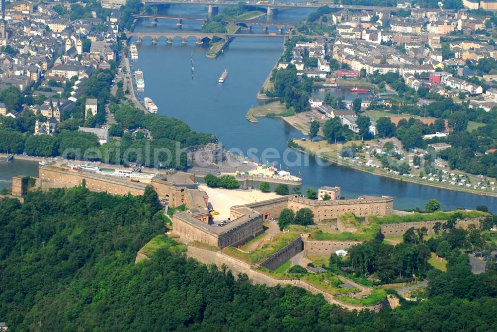 Aerial photograph Koblenz - Blick auf das Deutsche Eck und die Festung Ehrenbreitstein in Koblenz. Am Deutschen Eck fließt die Mosel in den Rhein. Dies hat der mittlerweile über 2000 Jahre alten Stadt Koblenz (lat.: confluentes) seinen Namen gegeben. Die Festung Ehrenbreitsten wurde im 16. Jhd. errichtet.