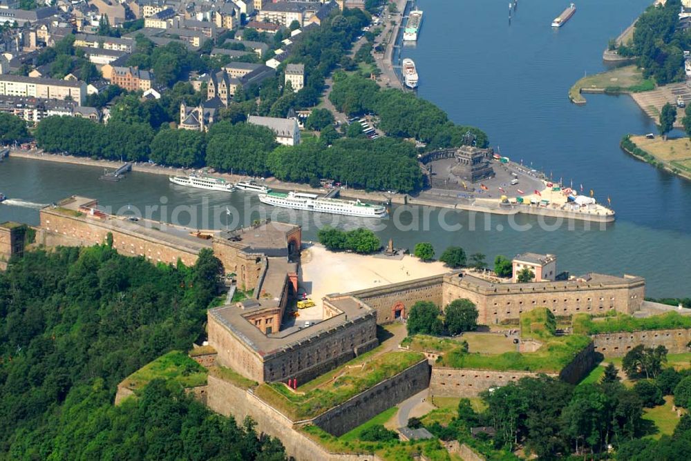 Aerial photograph Koblenz - Blick auf das Deutsche Eck und die Festung Ehrenbreitstein in Koblenz. Am Deutschen Eck fließt die Mosel in den Rhein. Dies hat der mittlerweile über 2000 Jahre alten Stadt Koblenz (lat.: confluentes) seinen Namen gegeben. Die Festung Ehrenbreitsten wurde im 16. Jhd. errichtet.