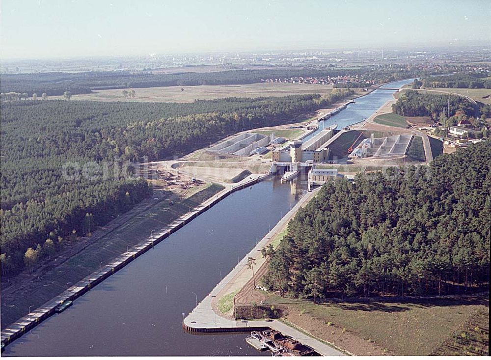 Hohenwarthe / Sachsen Anhalt from above - 14.10.2003 Blick auf die Doppelschleuse Hohenwarthe