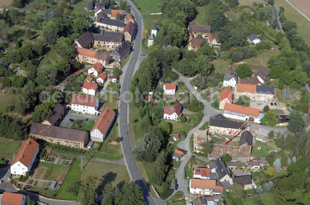 Aerial image Baldenhain - Blick auf das Dorf Baldenhain der Gemeinde Großenstein im Landkreis Greiz in Thüringen. Die Gemeinde Großenstein hatte im Jahr 1381 Einwohner. Baldenhain ist einer von vier Teilen der Gemeinde Großenstein.