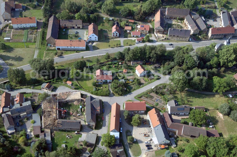 Baldenhain from above - Blick auf das Dorf Baldenhain der Gemeinde Großenstein im Landkreis Greiz in Thüringen. Die Gemeinde Großenstein hatte im Jahr 1381 Einwohner. Baldenhain ist einer von vier Teilen der Gemeinde Großenstein.