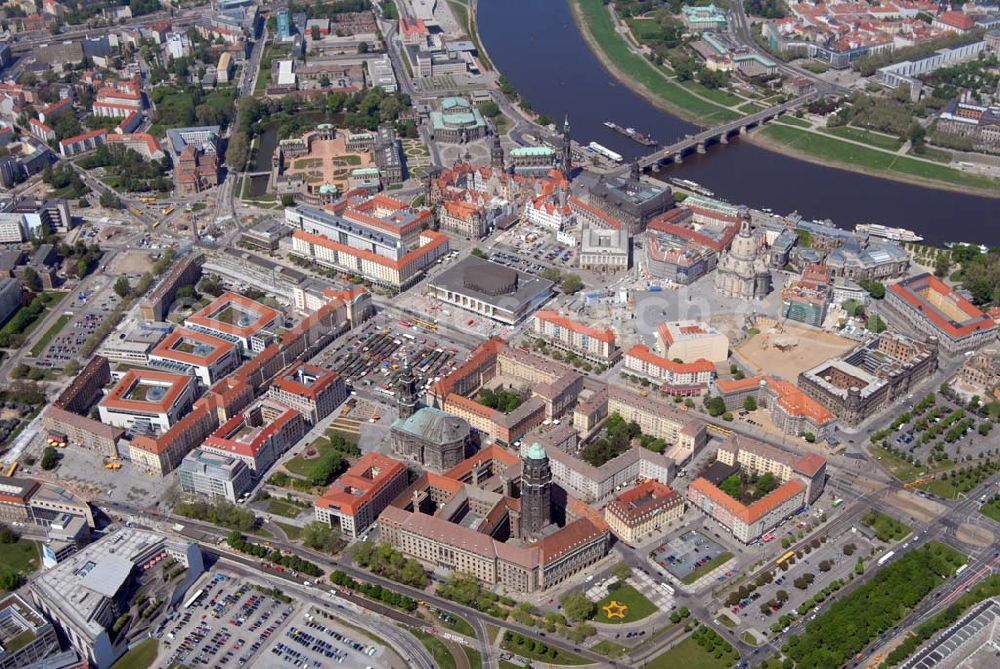 Dresden from above - Blick auf die Dresdner Altstadt an der Augustusbrücke (mit Semperoper, Zwinger, Altmarktgalerie, Altmarkt, Rathausturm, Neumarkt, Frauenkirche, Hofkirche, etc.).