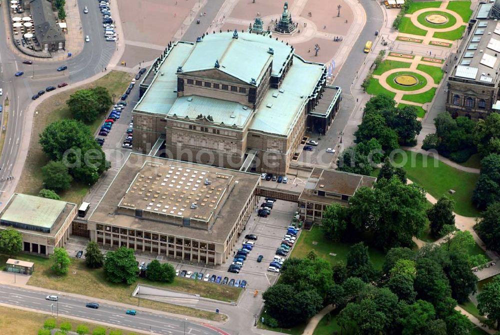 Aerial image Dresden - Blick auf die Dresdner Semperoper. Kontakt: Theaterplatz 2, 01067 Dresden, Tel. 0351/4911-0, Fax 0351/4911-698, E-Mail: presse@semperoper.de,