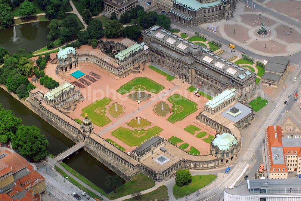 Aerial image Dresden - Blick auf den Dresdner Zwinger. Im Zwinger befindet sich die Gemäldegalerie Alte Meister. Kontakt: Gemäldegalerie Alte Meister, Zwinger, Semperbau, 01067 Dresden, Tel: (+49) 351 - 4 91 46 19, Fax: (+49) 351 - 4 91 46 16