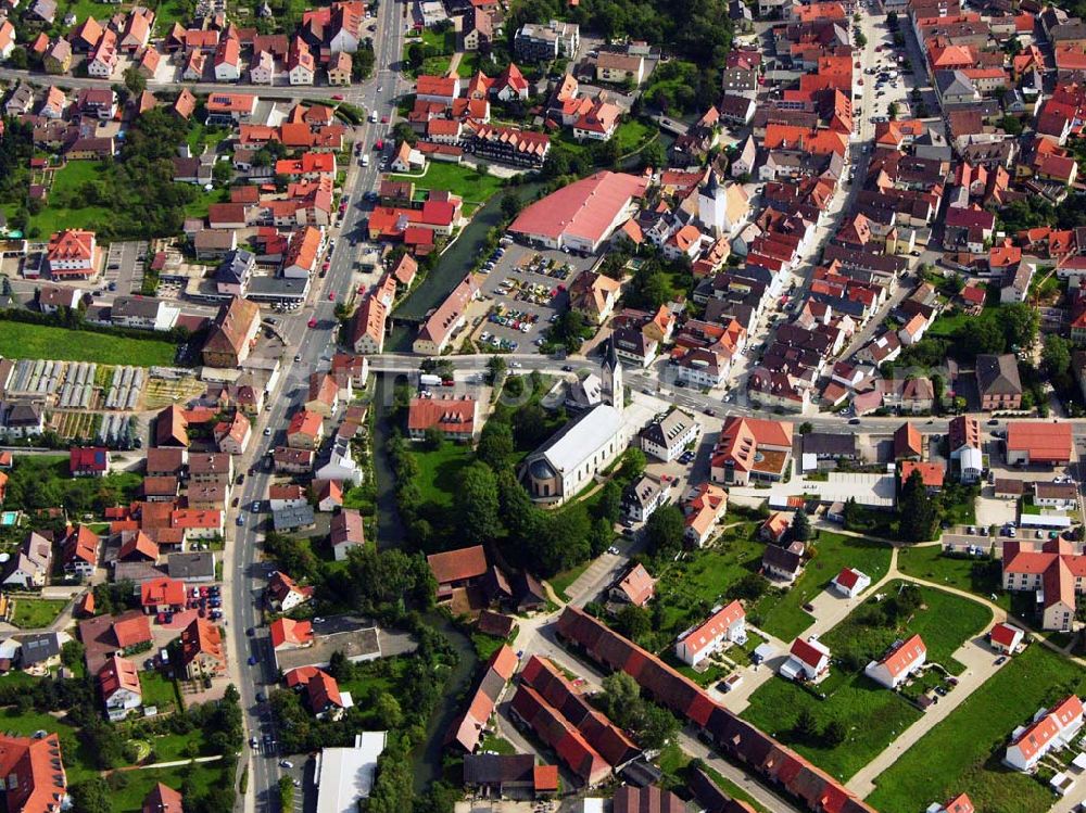 Ebermannstadt from the bird's eye view: 27.08.2005 Ebermannstadt; Ebermannstadt ist eine oberfränkische Kleinstadt im Landkreis Forchheim - rund 35 km nördlich von Nürnberg und etwa 25 km südwestlich von Bamberg im Naturpark Fränkische Schweiz. Bis 1972 war Ebermannstadt Sitz des gleichnamigen Landkreises (damaliges Kfz-Kennzeichen EBS).