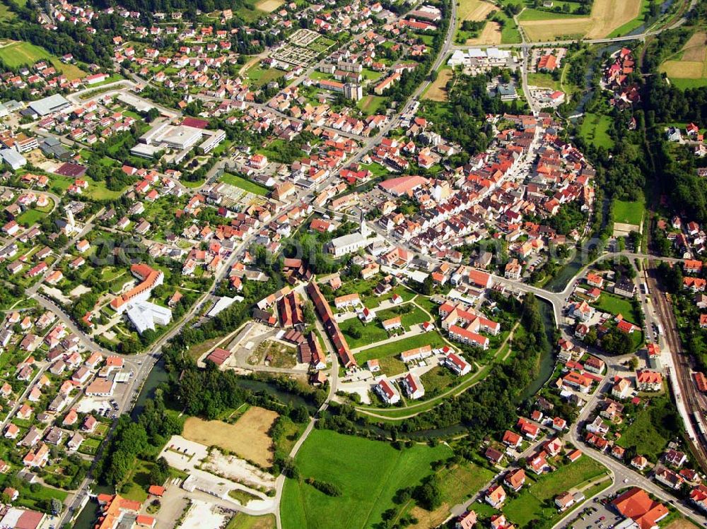 Aerial image Ebermannstadt - 27.08.2005 Ebermannstadt; Ebermannstadt ist eine oberfränkische Kleinstadt im Landkreis Forchheim - rund 35 km nördlich von Nürnberg und etwa 25 km südwestlich von Bamberg im Naturpark Fränkische Schweiz. Bis 1972 war Ebermannstadt Sitz des gleichnamigen Landkreises (damaliges Kfz-Kennzeichen EBS).