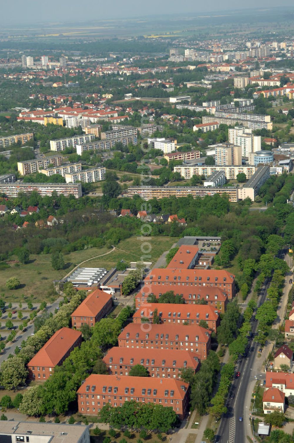 Aerial image FRANKFURT / ODER - Blick auf das ehemalige Kasernenareal an der Müllroser Chaussee 51 - 52 in 15236 Frankfurt / Oder. Hier sind der Landesbetrieb Straßenwesen Brandenburg / Niederlassung Ost (