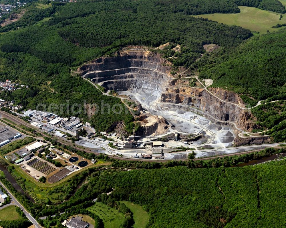 Kirn from above - Blick auf einen Steinbruch in Kirn im Bundesland Rheinland-Pfalz. Der Steinbruch wird durch die Basalt-Actien-Gesellschaft betrieben.