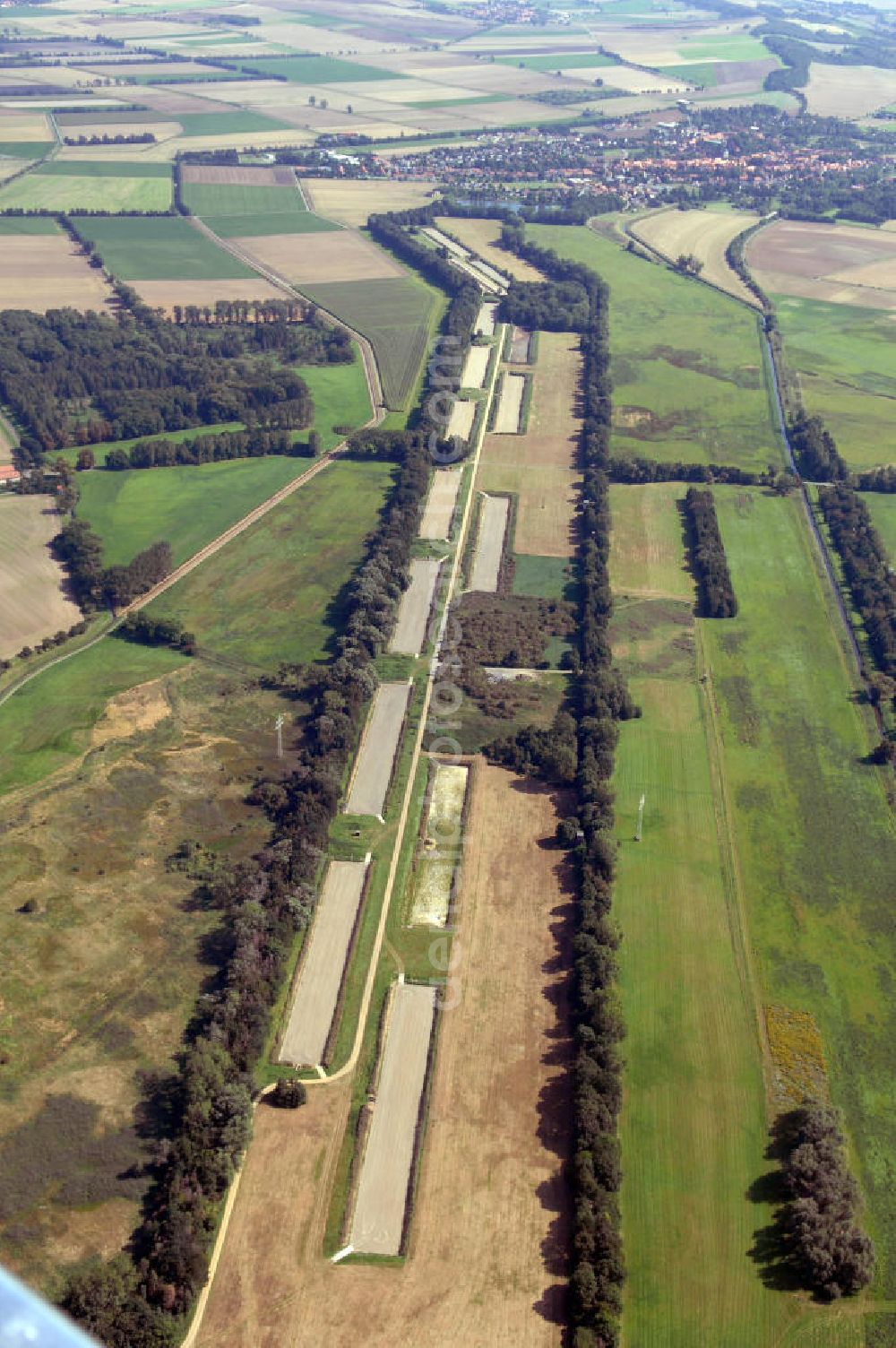 Aerial image Hornburg - Blick auf einen Wasserspeicher bei Hornburg. Hornburg ist eine Kleinstadt im Landkreis Wolfenbüttel. Sie liegt am Fluss Ilse und ist ein staatlich anerkannter Erholungsort sowie eine Fachwerkstatt. Kontakt: Rathaus Hornburg, Pfarrstraße 5, 38315 Hornburg; Tel.: +49(0)5334 94911, Fax: +49(0)5334 948910, Achim Walder: