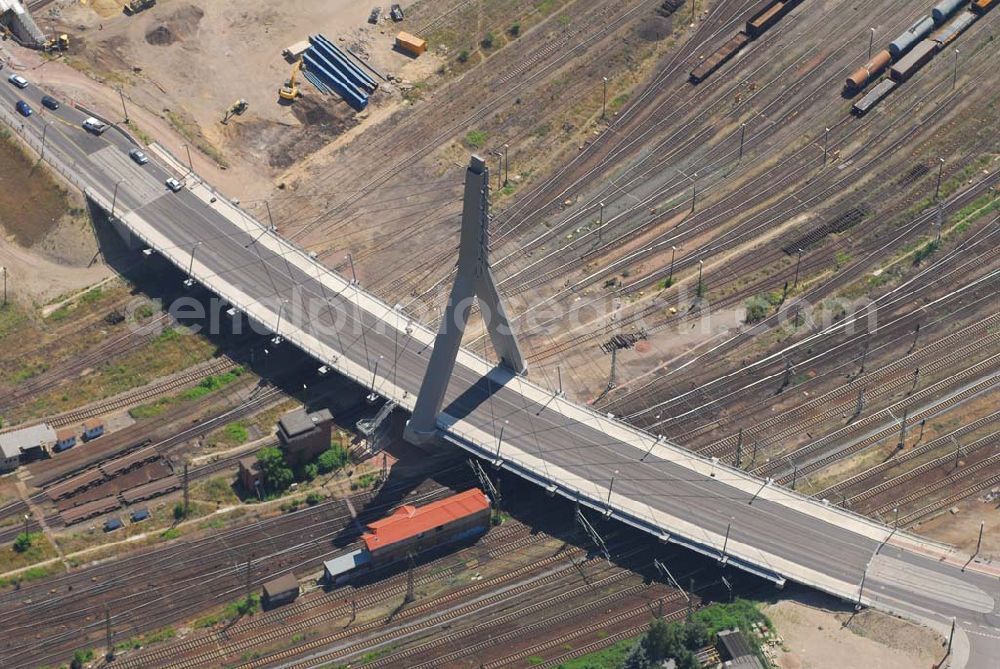 Aerial photograph Halle/Saale - Blick auf die 2006 eingeweihte neue Berliner Brücke in Halle. Bauherr: Stadt Halle-FB: Brückenprüfung. Die Schrägseilbrücke wurde gestaltet und geplant vom Ingenieurbüro Grassl in Zusammenarbeit mit dem Architekten Uwe Graul. Ingenieurbüro Grassl GmbH, Beratende Ingenieure Bauwesen, Otto-von-Guericke-Straße 86a, 39104 Magdeburg, Tel: 0391 / 53 23 30, Fax: 0391 / 53 23 32 0, e-mail: magdeburg@grassl-ing.de Uwe Graul, NEUWERK 20, 06108 HALLE, Telefon: 0345 3880946