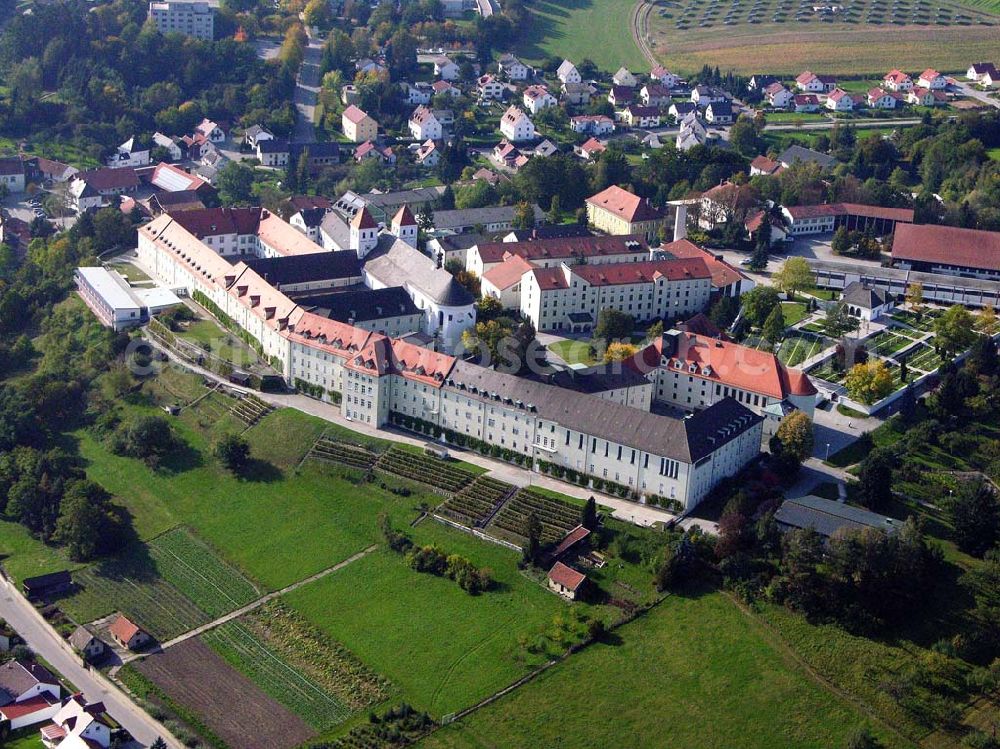 Aerial image Mallersdorf / Paffenberg / Bayern - Kloster Mallersdorf, Klosterberg 1, 84066 Mallersdorf-Pfaffenberg, Tel. 08772/69-0. Jahre 1109 gegründete Benediktinerkloster Mallersdorf