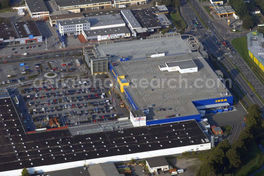 Aerial photograph Bremen Brinkum - Blick auf das Einrichtungshaus Bremen-Brinkum IKEA Deutschland GmbH & Co. KG,Niederlassung Brinkum,Henleinstr. 1a,28816 Stuhr-Brinkum